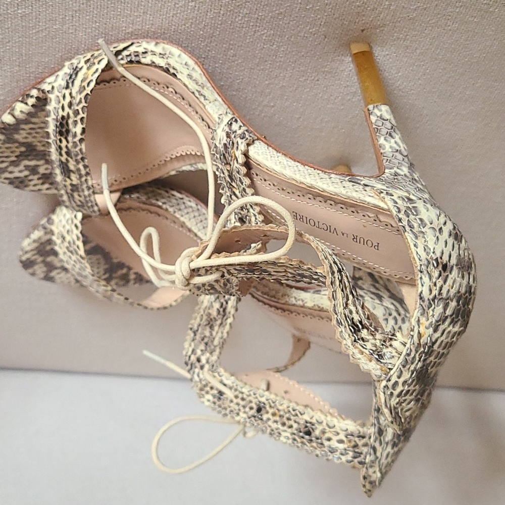 Sandals - Picture 3 of 5